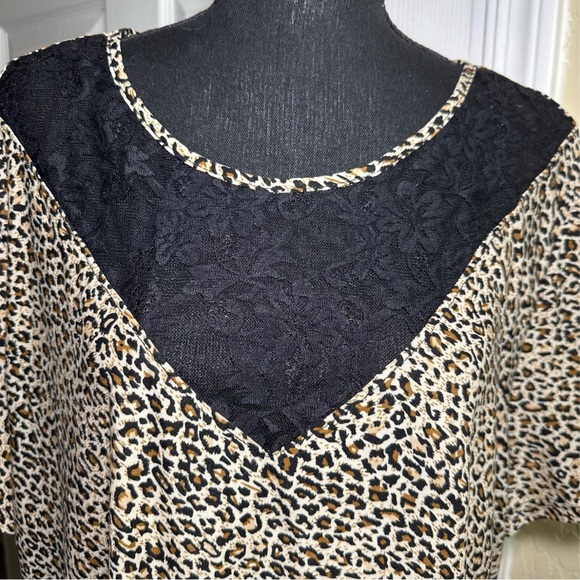 Sale 3 for $12 | Shein Leopard & Lace Cutout Plus Size Top - Picture 4 of 9